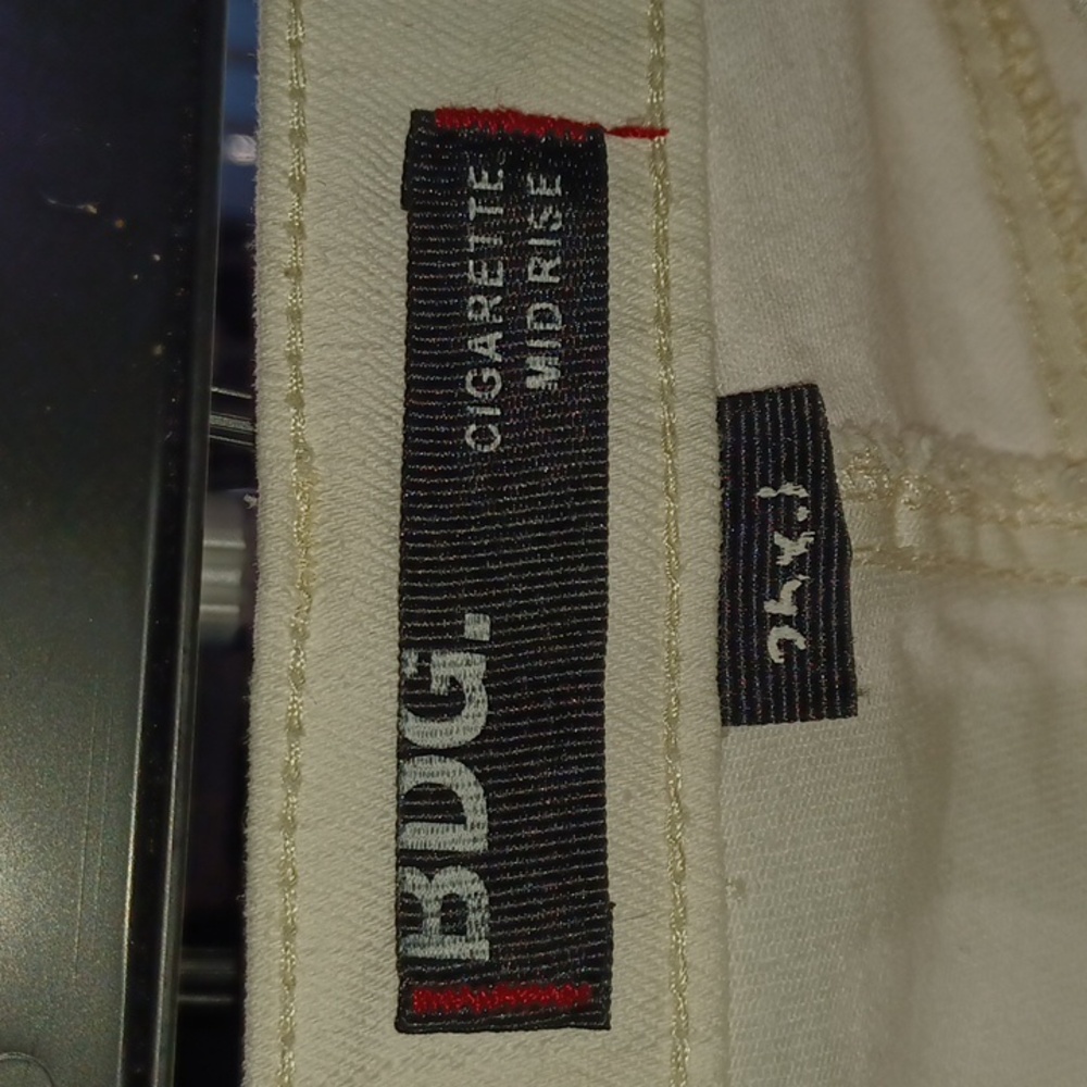 BDG Cigarette Mid Rise Wht - Picture 3 of 9